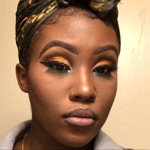 Meet your Posher, Desiree